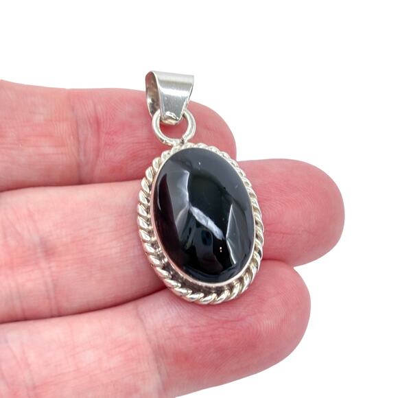 Oval Onyx Pendant | Vintage Mexico Taxco TF-28 | Sterling Silver 925 - Picture 1 of 7